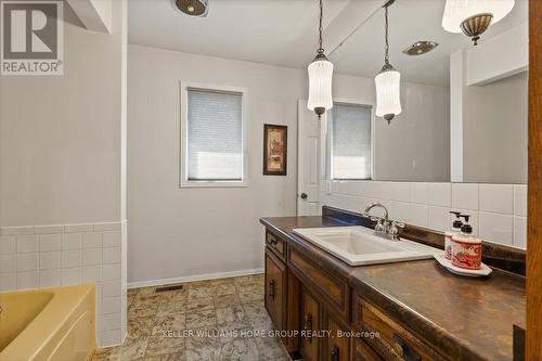 5339 Highway 9, Minto, ON - Indoor Photo Showing Bathroom