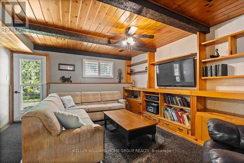 5339 Highway 9, Minto, ON - Indoor Photo Showing Living Room