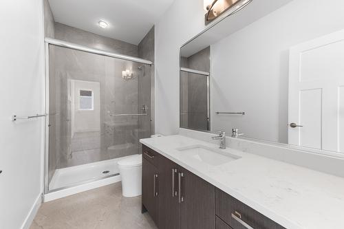 101-1715 Fairford Drive, Penticton, BC - Indoor Photo Showing Bathroom