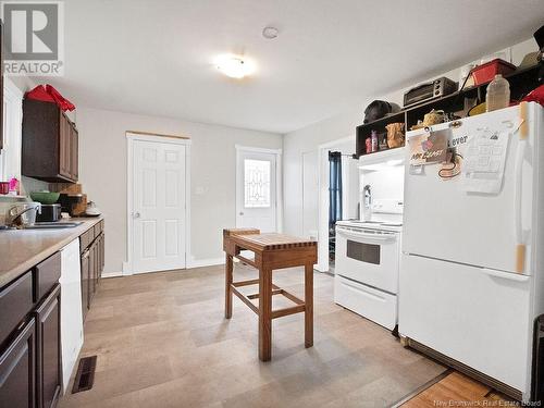 11 Maple Avenue, Sackville, NB - Indoor Photo Showing Kitchen