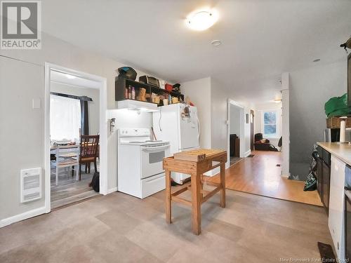 11 Maple Avenue, Sackville, NB - Indoor Photo Showing Kitchen