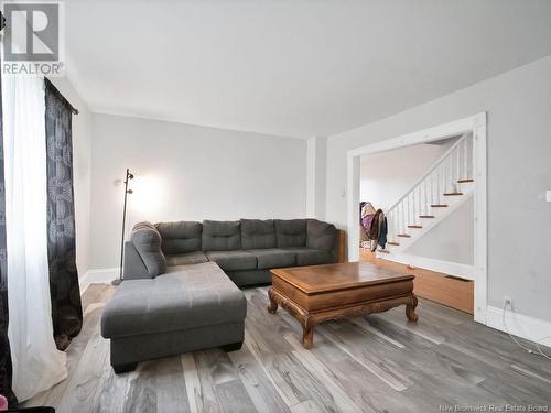 11 Maple Avenue, Sackville, NB - Indoor Photo Showing Living Room