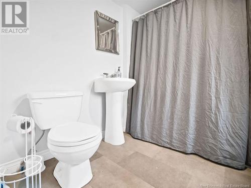 11 Maple Avenue, Sackville, NB - Indoor Photo Showing Bathroom