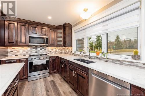 81 Murray, Saint-Antoine, NB - Indoor Photo Showing Kitchen With Double Sink With Upgraded Kitchen