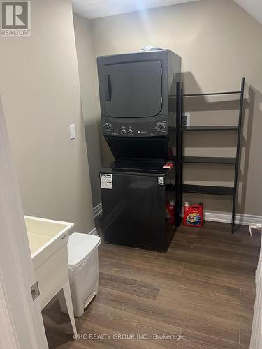 Bsmt - 7 Soleil Boulevard, Aurora, ON - Indoor Photo Showing Laundry Room