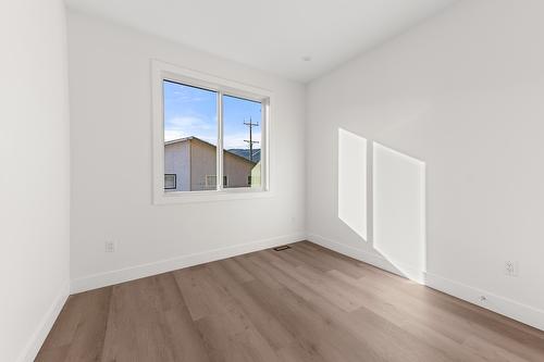 102-1715 Fairford Drive, Penticton, BC - Indoor Photo Showing Other Room