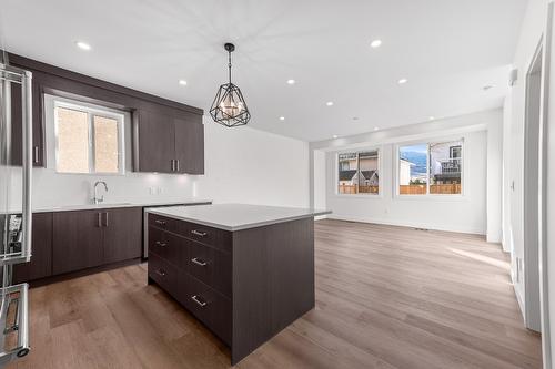 102-1715 Fairford Drive, Penticton, BC - Indoor Photo Showing Kitchen