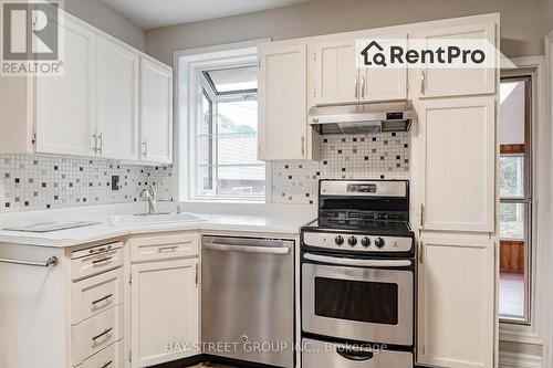 192 Queen Street, Newmarket, ON - Indoor Photo Showing Kitchen