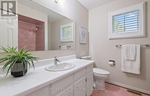 263 Clover Leaf Street, Vaughan, ON - Indoor Photo Showing Bathroom