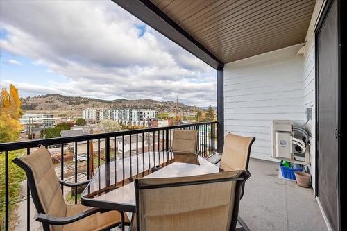 412-660 Cawston Avenue, Kelowna, BC - Outdoor With Balcony With Exterior