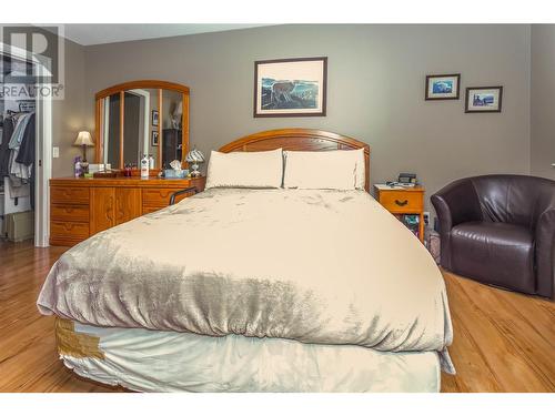 4433 Gordon Drive Unit# 117, Kelowna, BC - Indoor Photo Showing Bedroom