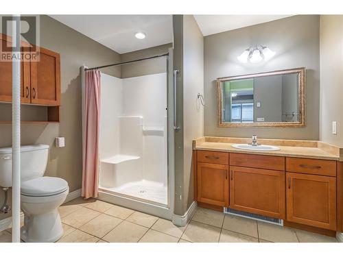 4433 Gordon Drive Unit# 117, Kelowna, BC - Indoor Photo Showing Bathroom