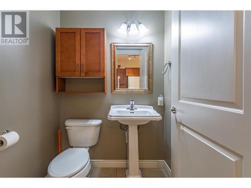 4433 Gordon Drive Unit# 117, Kelowna, BC - Indoor Photo Showing Bathroom