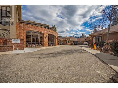 4433 Gordon Drive Unit# 117, Kelowna, BC - Outdoor