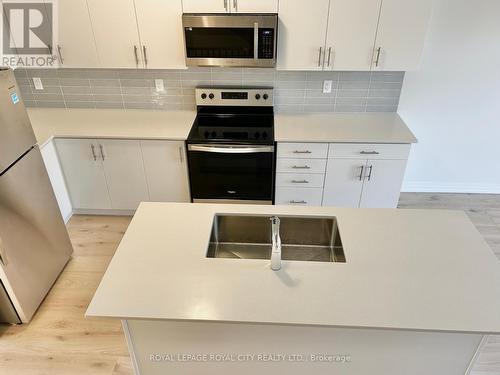 11 Cherry Hill Lane, Barrie, ON - Indoor Photo Showing Kitchen With Double Sink