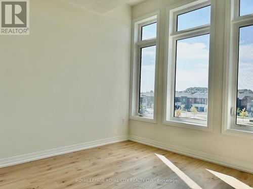 11 Cherry Hill Lane, Barrie, ON - Indoor Photo Showing Other Room