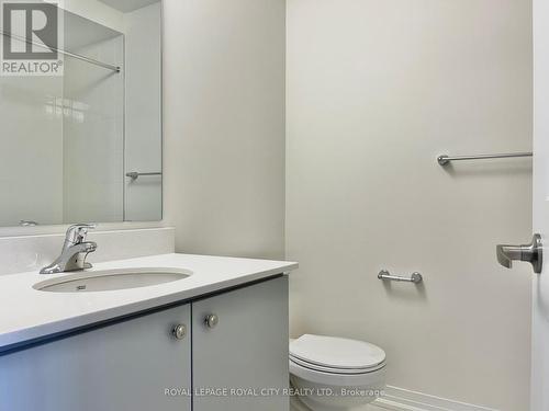 11 Cherry Hill Lane, Barrie, ON - Indoor Photo Showing Bathroom