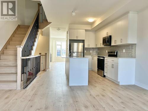 11 Cherry Hill Lane, Barrie, ON - Indoor Photo Showing Kitchen With Stainless Steel Kitchen