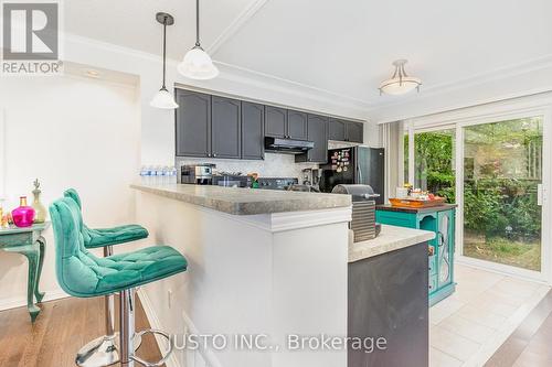 2225 Amberglen Court, Oakville, ON - Indoor Photo Showing Kitchen