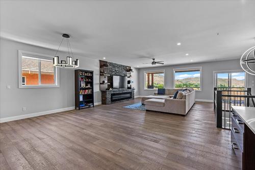 11902 La Costa Lane, Osoyoos, BC - Indoor Photo Showing Living Room