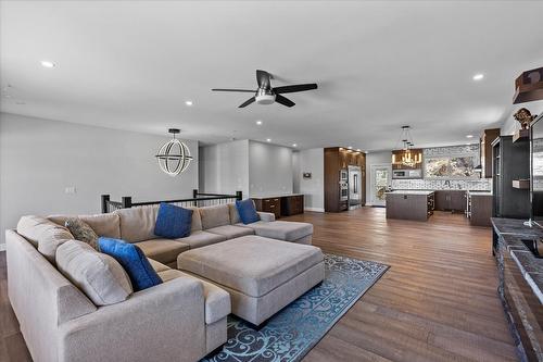 11902 La Costa Lane, Osoyoos, BC - Indoor Photo Showing Living Room