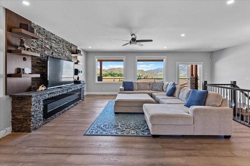 11902 La Costa Lane, Osoyoos, BC - Indoor Photo Showing Living Room