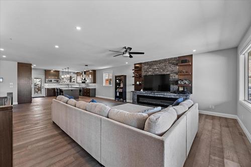 11902 La Costa Lane, Osoyoos, BC - Indoor Photo Showing Living Room