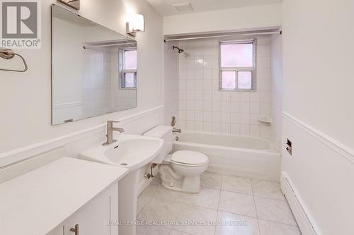 3Rd Flr - 315A Indian Grove, Toronto, ON - Indoor Photo Showing Bathroom