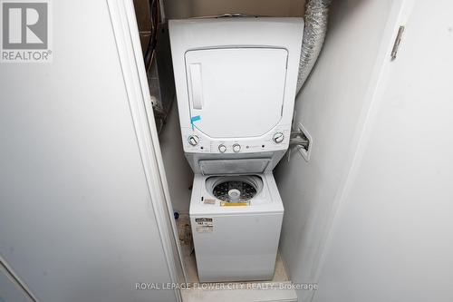 116 - 402 The East Mall Suite, Toronto, ON - Indoor Photo Showing Laundry Room