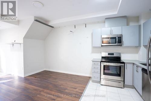 116 - 402 The East Mall Suite, Toronto, ON - Indoor Photo Showing Kitchen