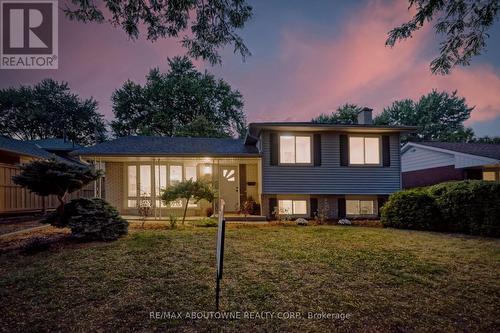 2435 Cyprus Avenue, Burlington, ON - Outdoor