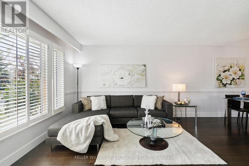 1880 Silverberry Crescent, Mississauga, ON - Indoor Photo Showing Living Room