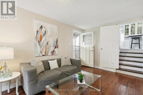 1880 Silverberry Crescent, Mississauga, ON - Indoor Photo Showing Living Room