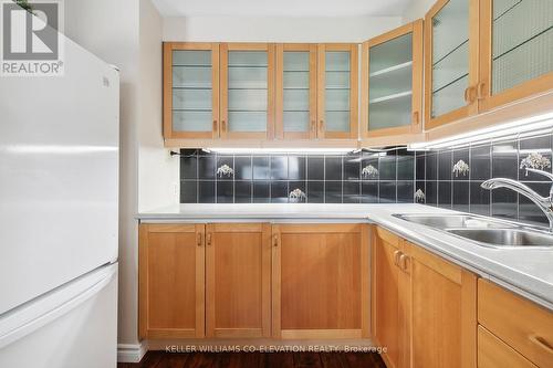 1880 Silverberry Crescent, Mississauga, ON - Indoor Photo Showing Kitchen