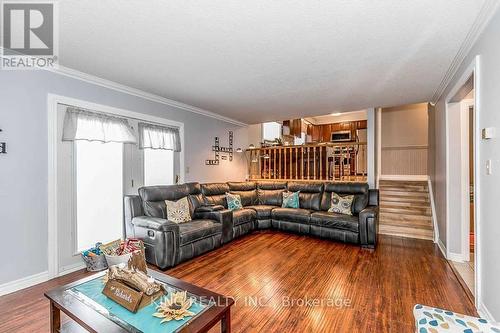 40 Victoria Crescent, Caledon, ON - Indoor Photo Showing Living Room