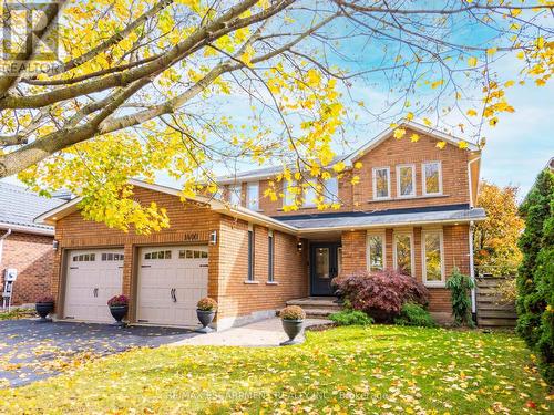 1400 Stationmaster Lane, Oakville, ON - Outdoor