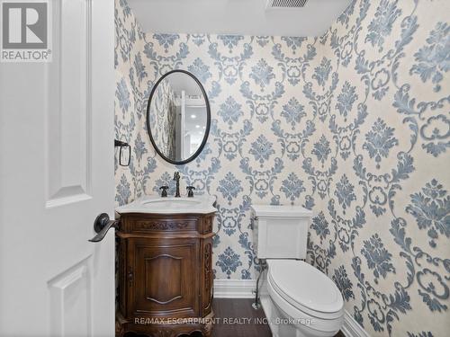 1400 Stationmaster Lane, Oakville, ON - Indoor Photo Showing Bathroom