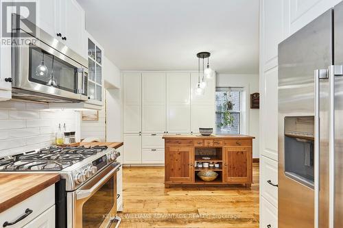 46 Thirty-Sixth Street, Toronto, ON - Indoor Photo Showing Kitchen With Upgraded Kitchen