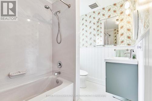 46 Thirty-Sixth Street, Toronto, ON - Indoor Photo Showing Bathroom