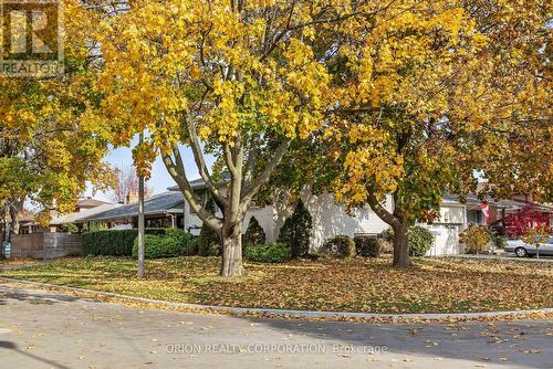 2 Ashmount Crescent, Toronto, ON - Outdoor