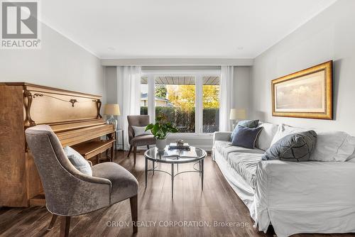 2 Ashmount Crescent, Toronto, ON - Indoor Photo Showing Living Room