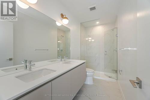 3045 Trailside Drive, Oakville, ON - Indoor Photo Showing Bathroom