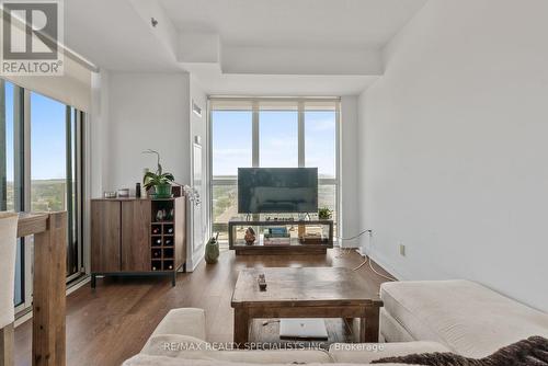 1509 - 55 Speers Road, Oakville, ON - Indoor Photo Showing Living Room