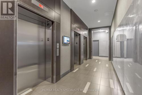 1509 - 55 Speers Road, Oakville, ON - Indoor Photo Showing Bathroom