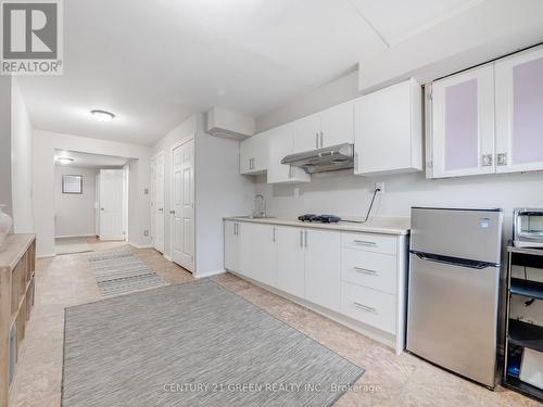 40 Primrose Crescent, Brampton, ON - Indoor Photo Showing Kitchen