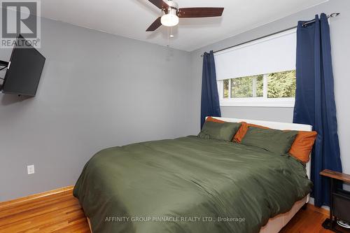 8 Roselyn Court, Kawartha Lakes (Lindsay), ON - Indoor Photo Showing Bedroom