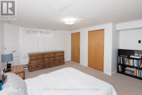 8 Roselyn Court, Kawartha Lakes (Lindsay), ON - Indoor Photo Showing Bedroom