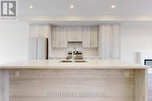 1331 Kaniv Street, Oakville, ON - Indoor Photo Showing Kitchen