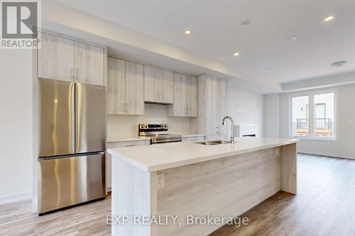 1331 Kaniv Street, Oakville, ON - Indoor Photo Showing Kitchen With Stainless Steel Kitchen With Double Sink With Upgraded Kitchen