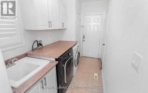 452 Nairn Circle, Milton, ON - Indoor Photo Showing Laundry Room